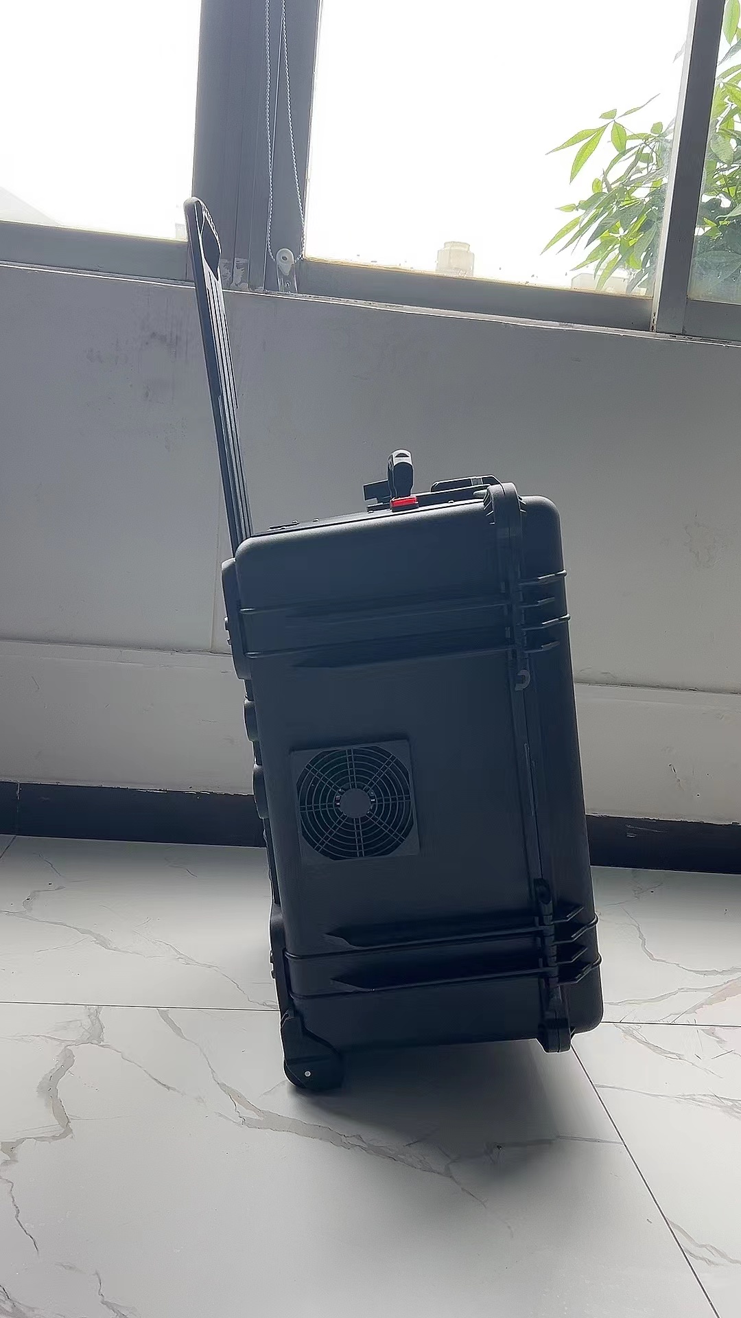 黄龙手拉箱型移动通信干扰器